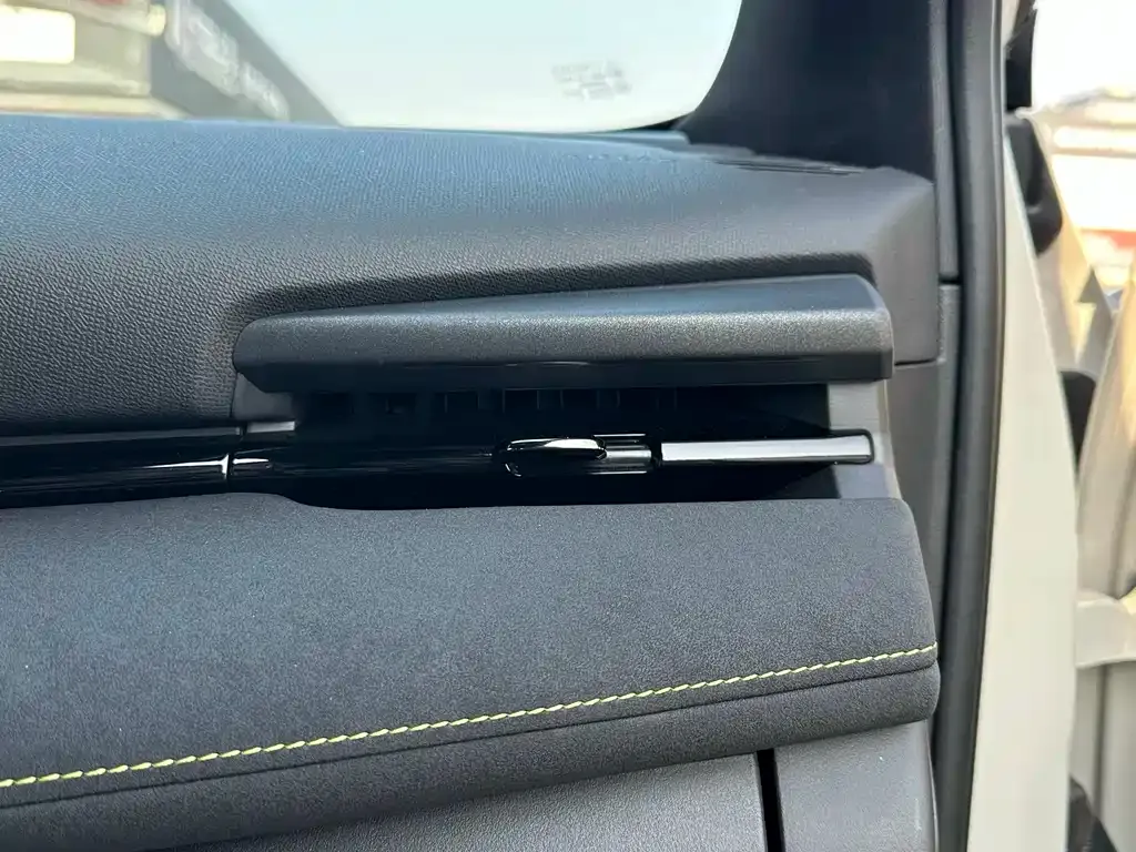 Lynk & Co 06 — фото 10