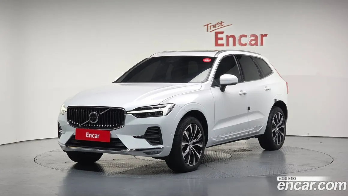 Volvo XC60 — фото 1