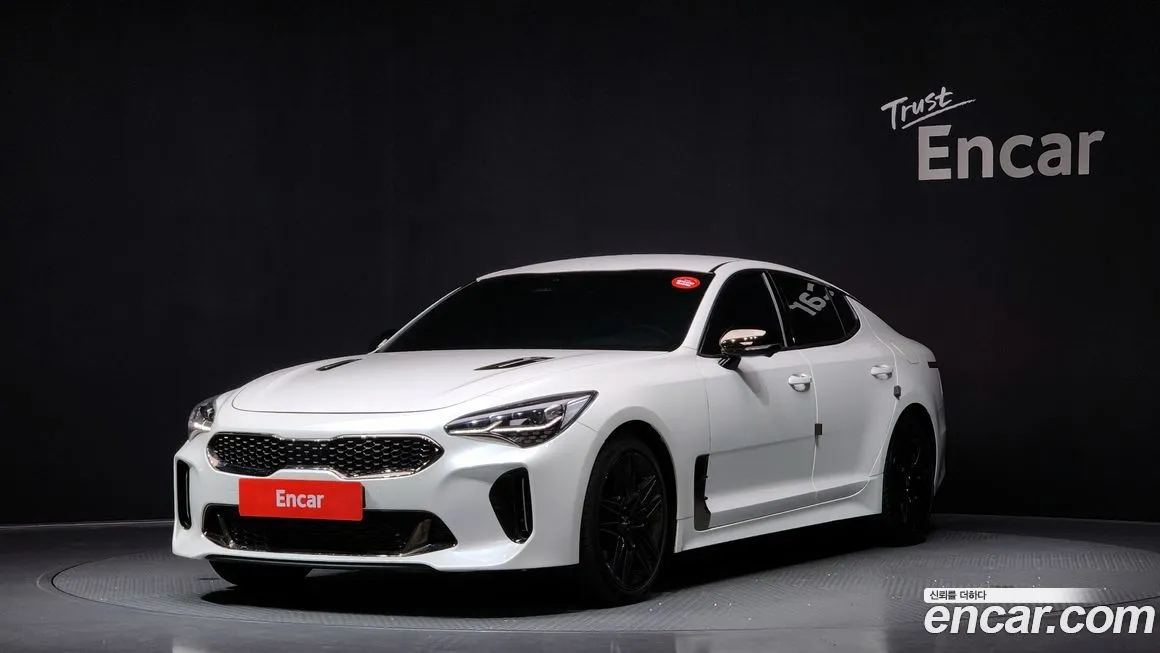 Kia Stinger — фото 1