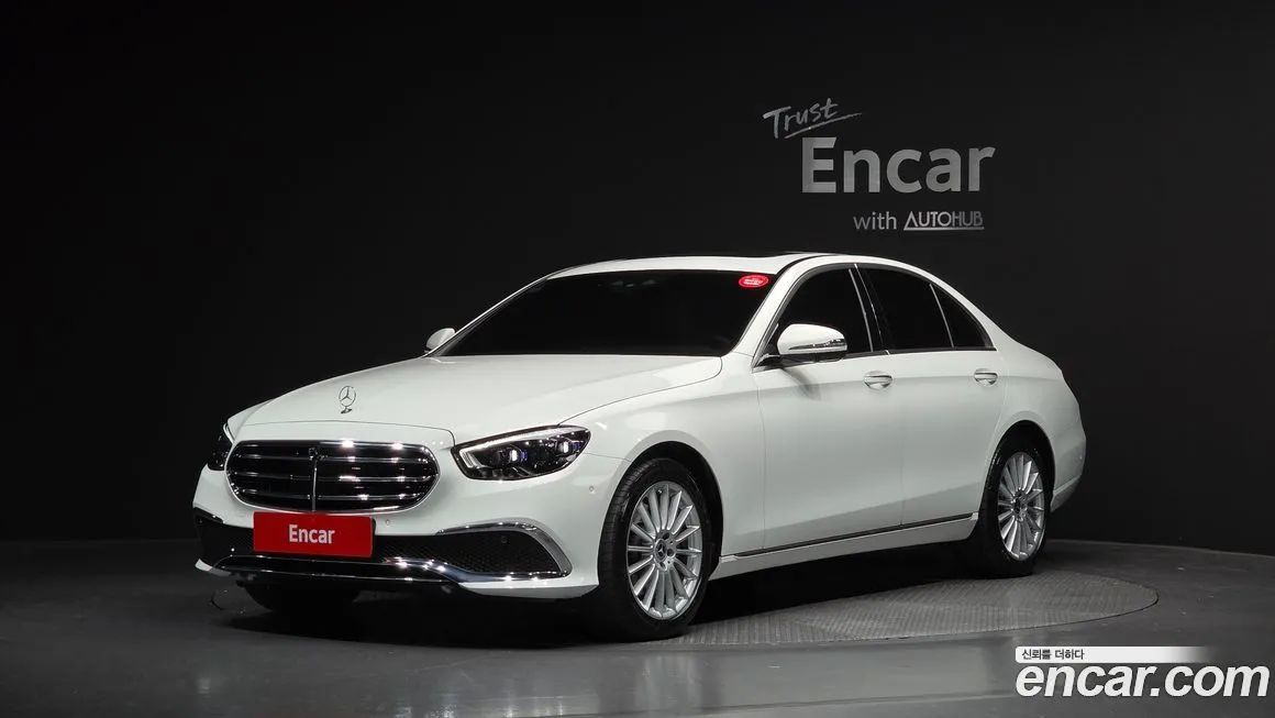 Mercedes-Benz E-Class — фото 1