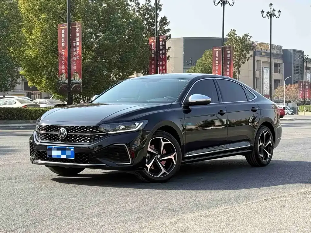 Volkswagen Passat — фото 1