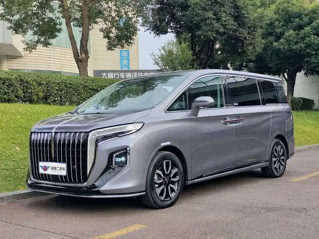 Hongqi HQ9 — фото 1