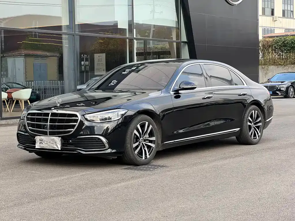 Mercedes-Benz S-Class — фото 1