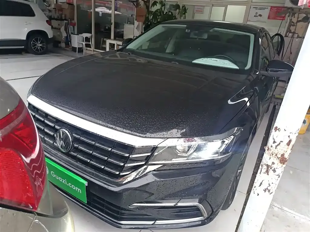 Volkswagen Passat — фото 1
