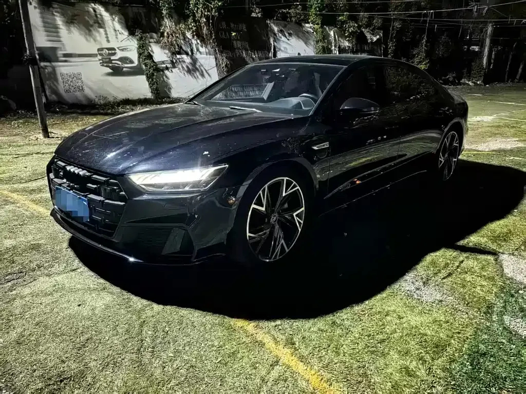 Audi A7L — фото 1