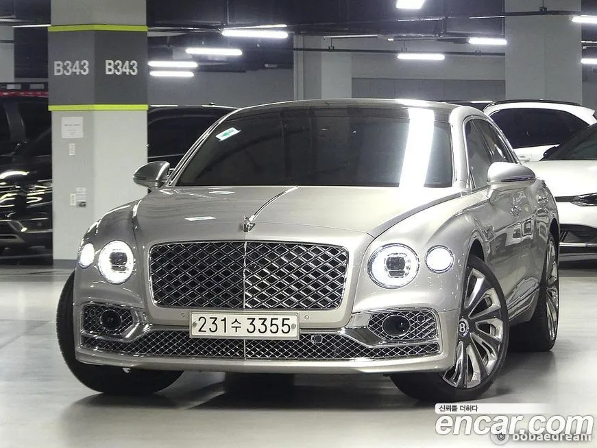 Bentley Flying Spur — фото 1