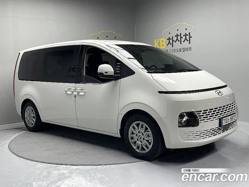 Hyundai Staria — фото 1