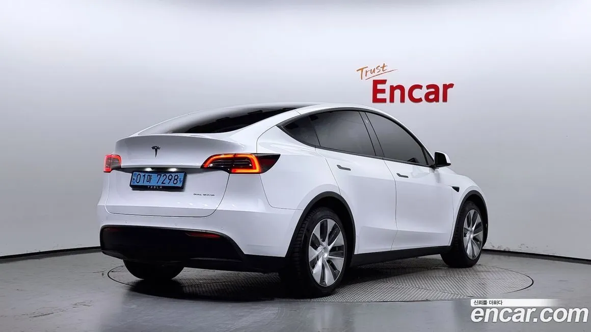 Tesla Model Y — фото 2