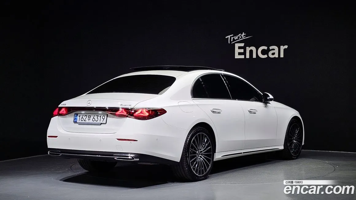Mercedes-Benz E-Class — фото 2
