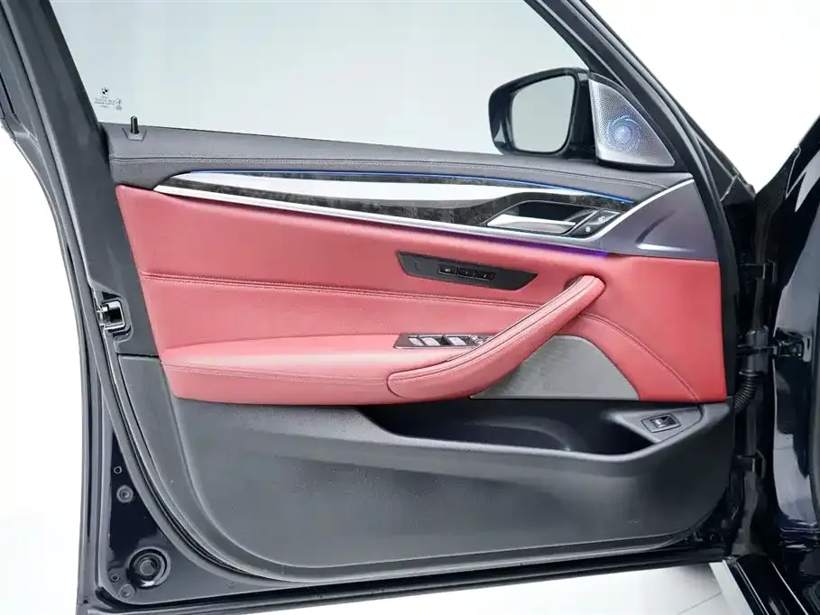 BMW 5 Series — фото 10