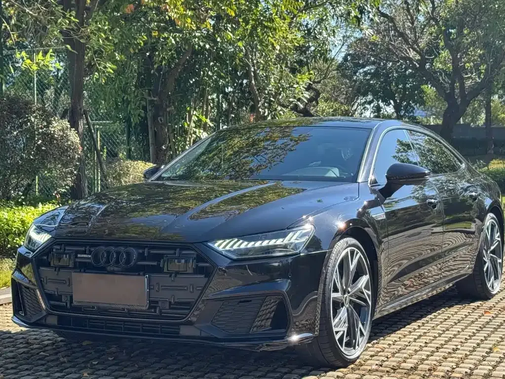 Audi A7L — фото 1