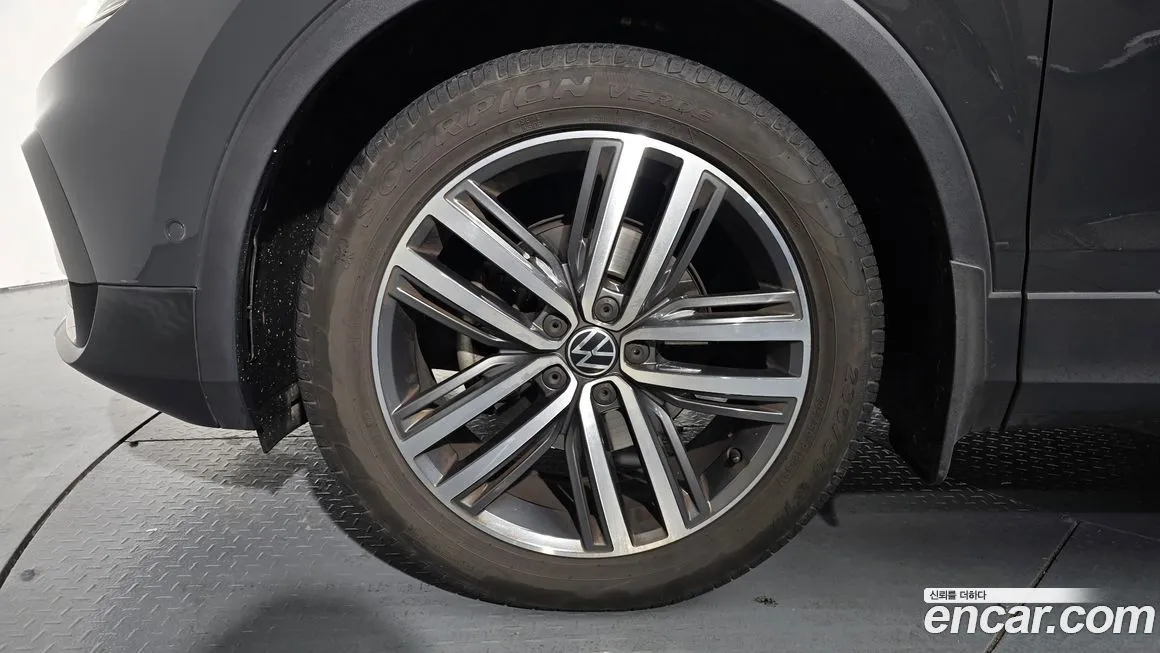 Volkswagen Tiguan — фото 5
