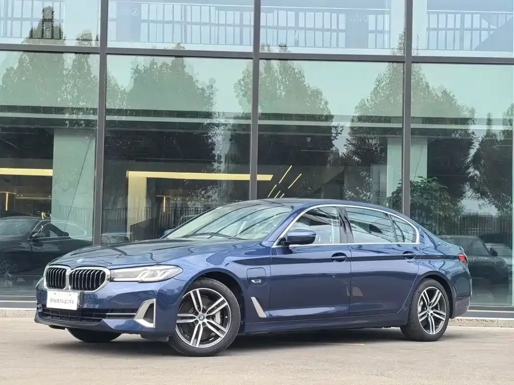 BMW 5 Series New Energy — фото 1