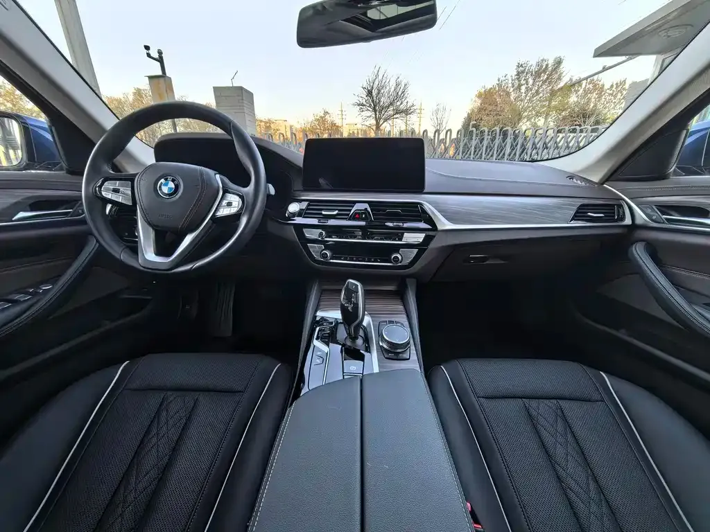 BMW 5 Series New Energy — фото 10