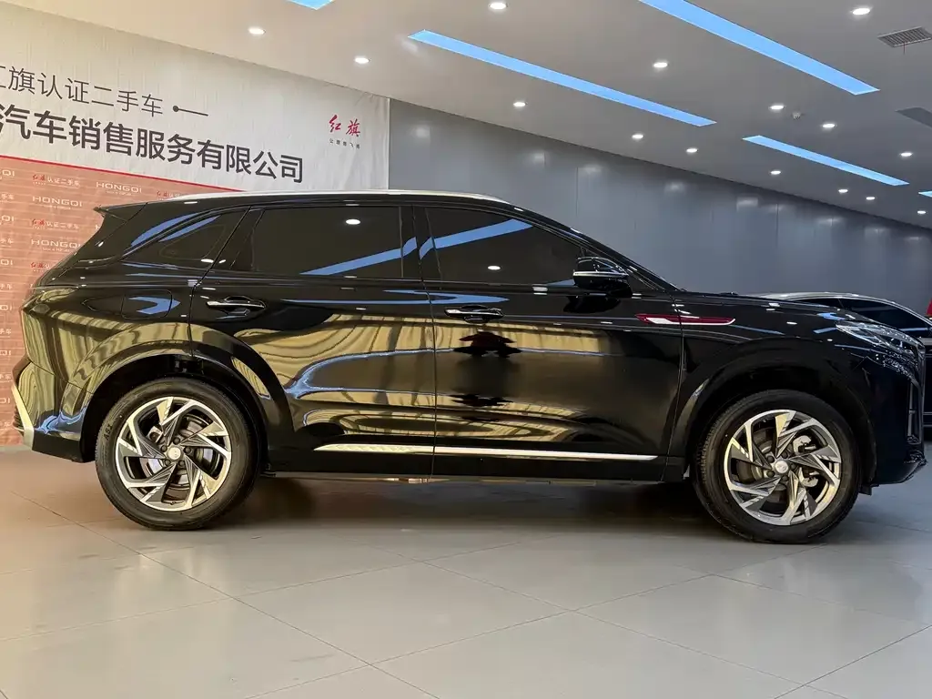 Hongqi HS3 PHEV — фото 4
