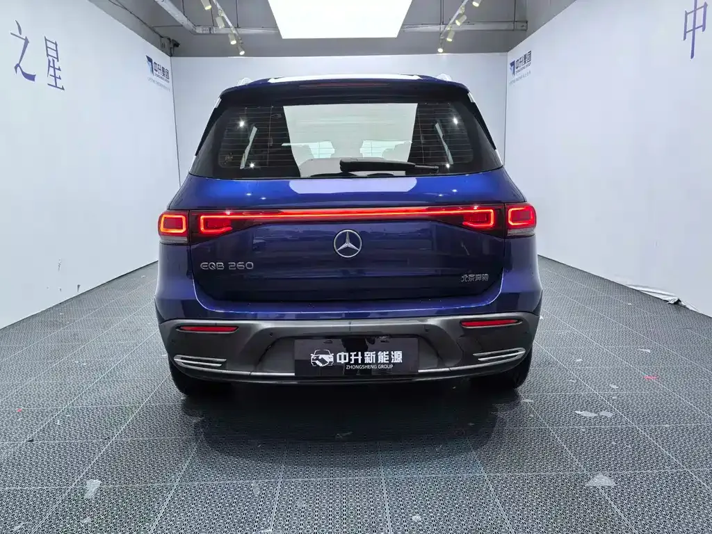 Mercedes-Benz EQB — фото 5