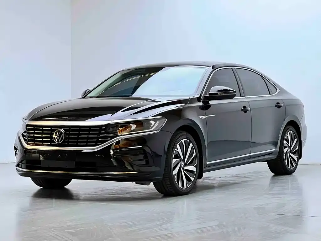 Volkswagen Passat — фото 1
