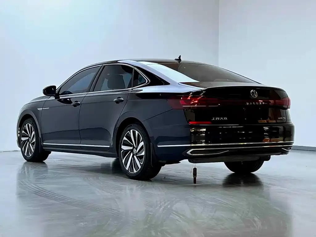 Volkswagen Passat — фото 4
