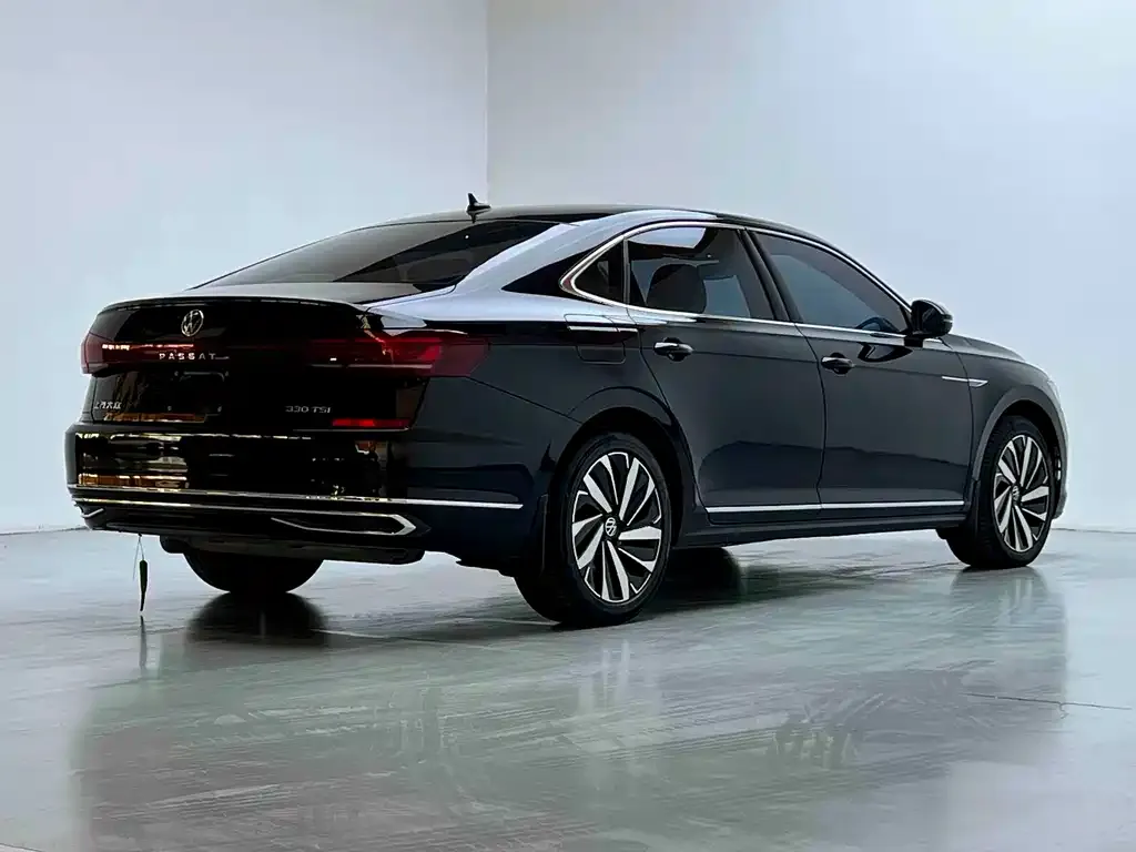 Volkswagen Passat — фото 6