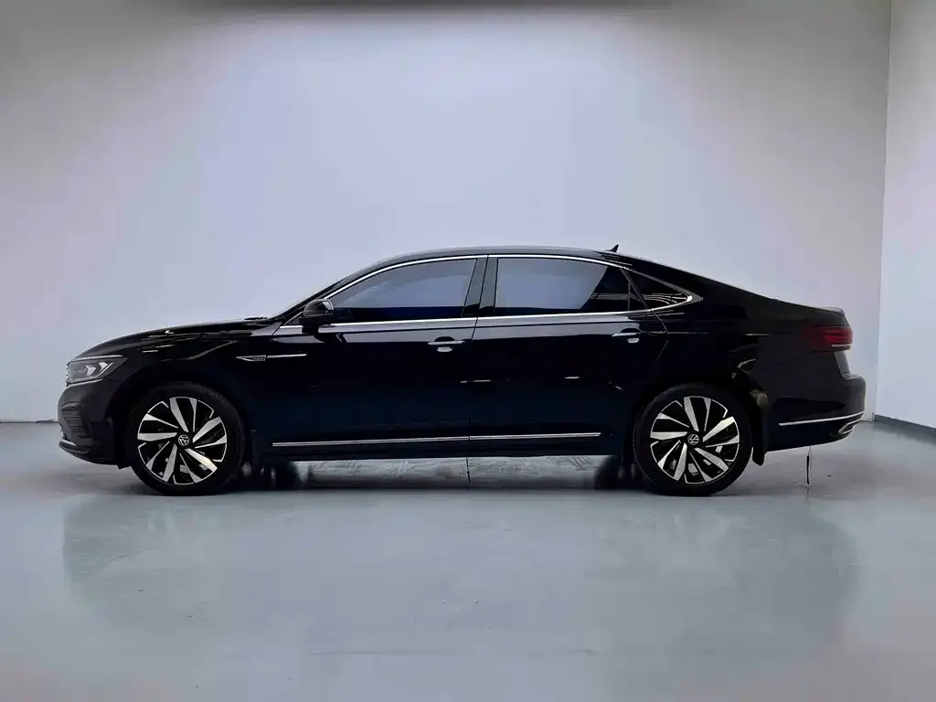 Volkswagen Passat — фото 7