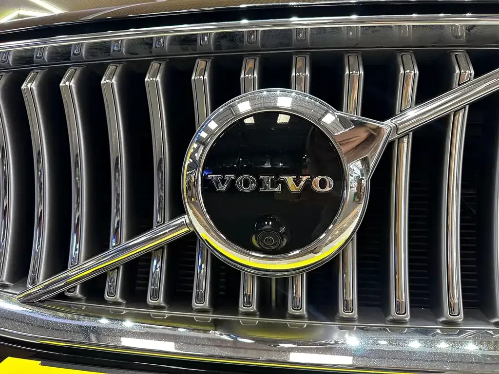 Volvo XC90 — фото 4