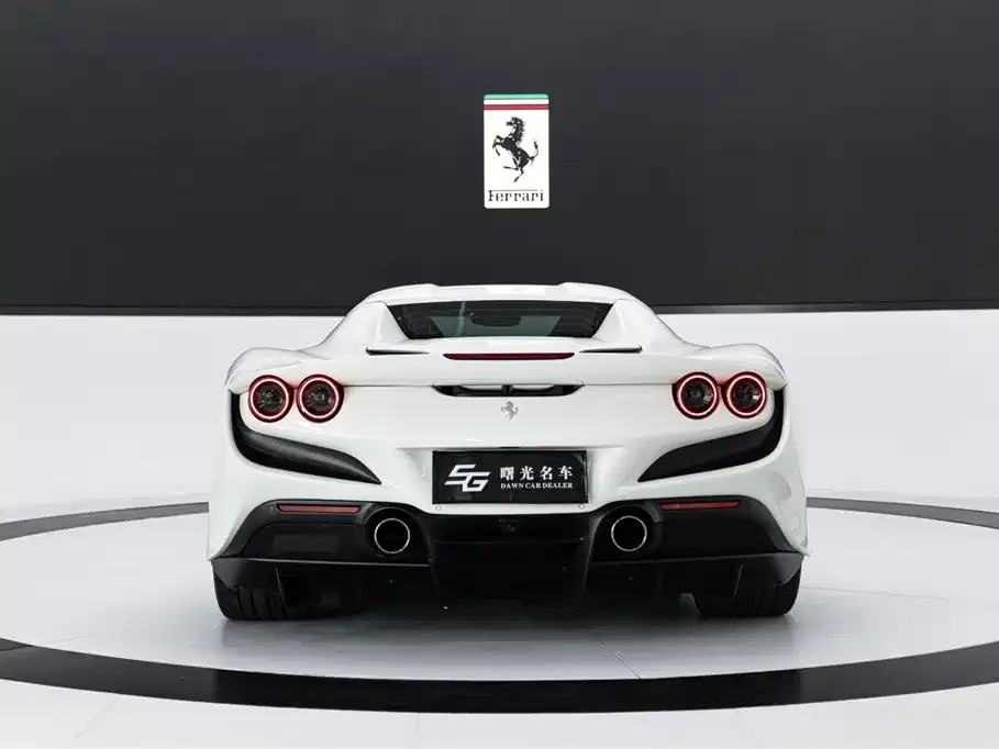 Ferrari F8 — фото 6