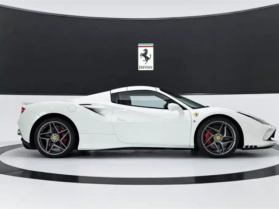 Ferrari F8 — фото 9