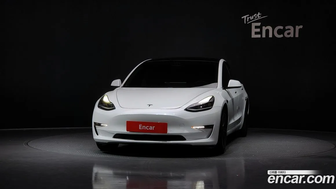 Tesla Model 3 — фото 3