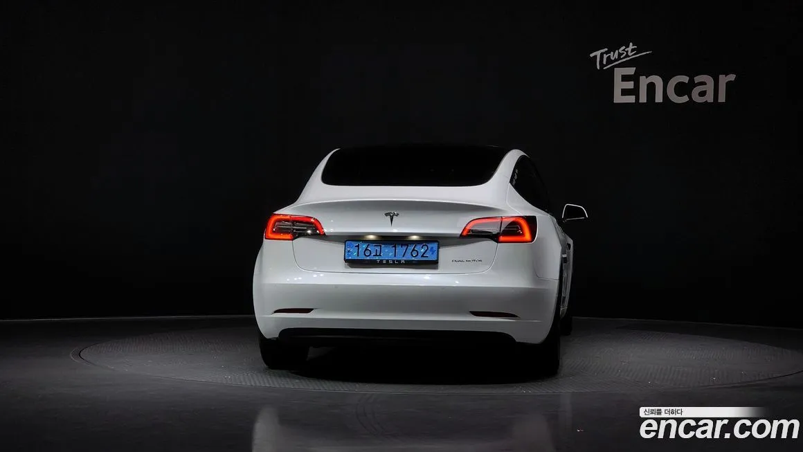 Tesla Model 3 — фото 4