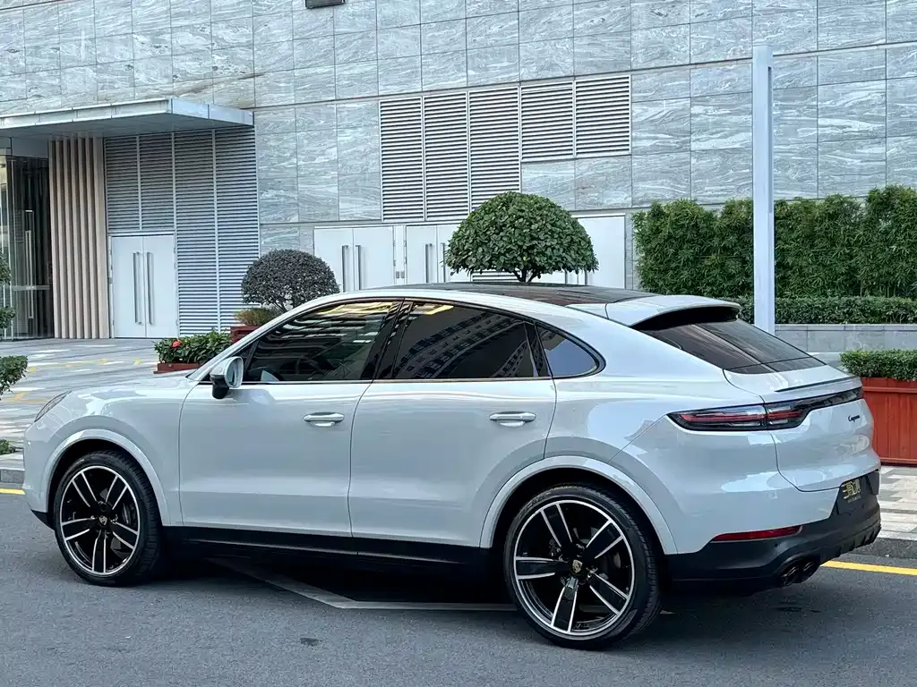 Porsche Cayenne — фото 4