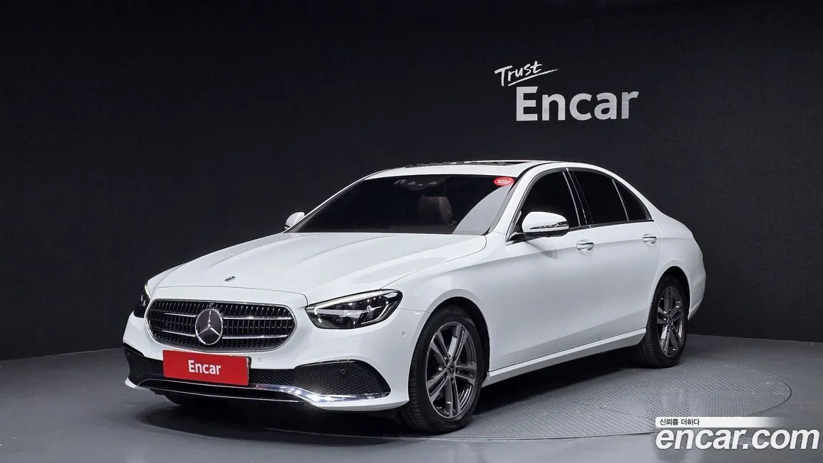 Mercedes-Benz E-Class — фото 1
