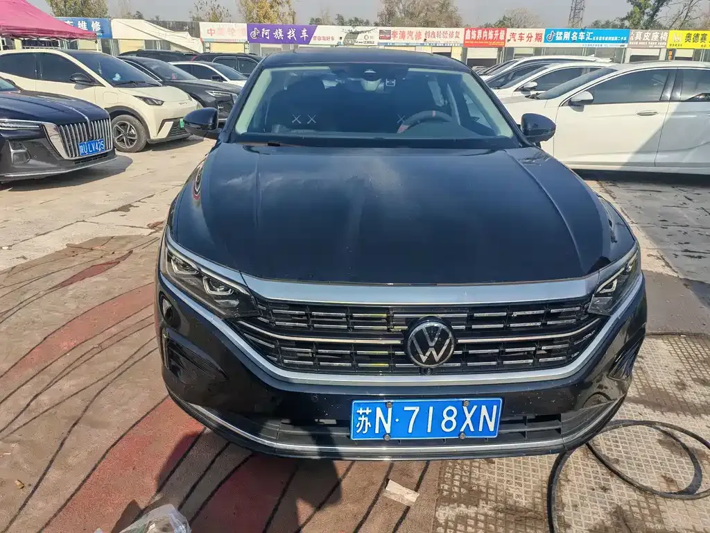 Volkswagen Passat — фото 1