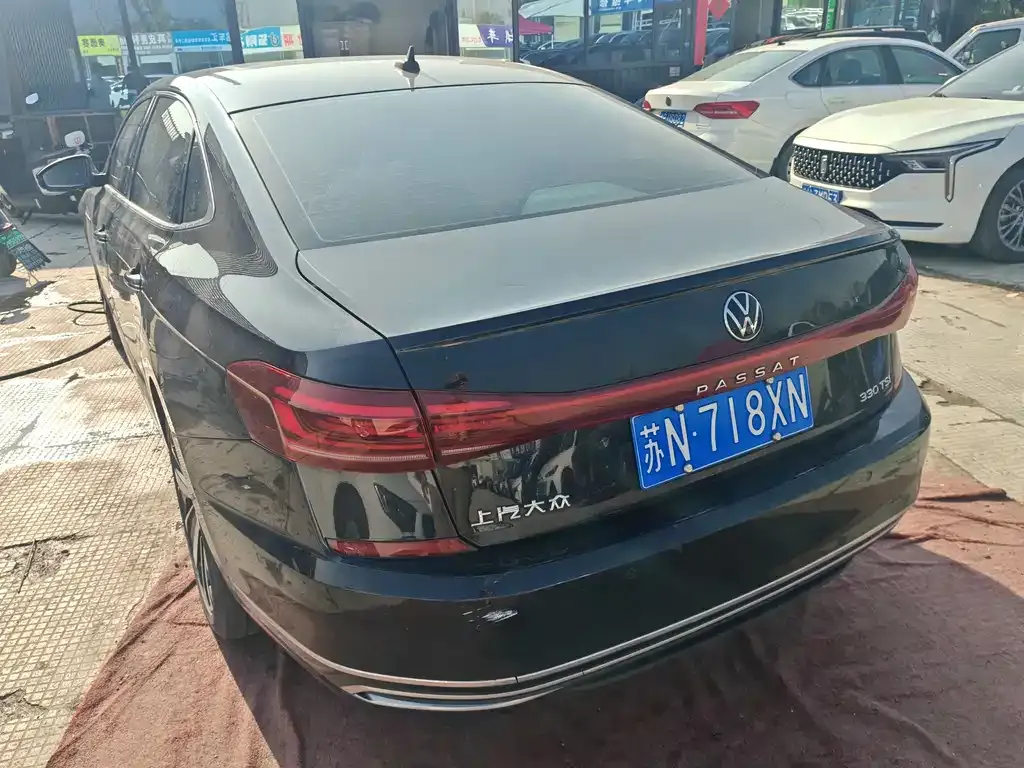Volkswagen Passat — фото 7