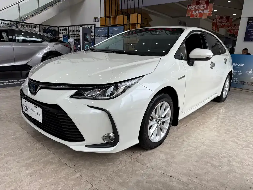 Toyota Corolla — фото 1