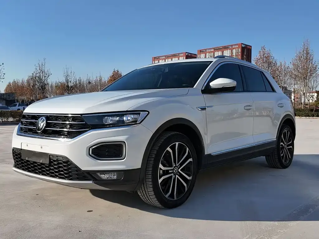 Volkswagen T-Roc — фото 1