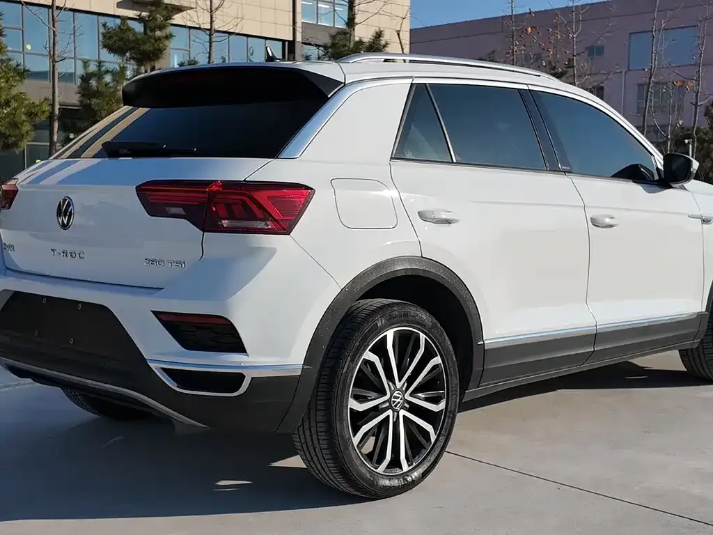 Volkswagen T-Roc — фото 4