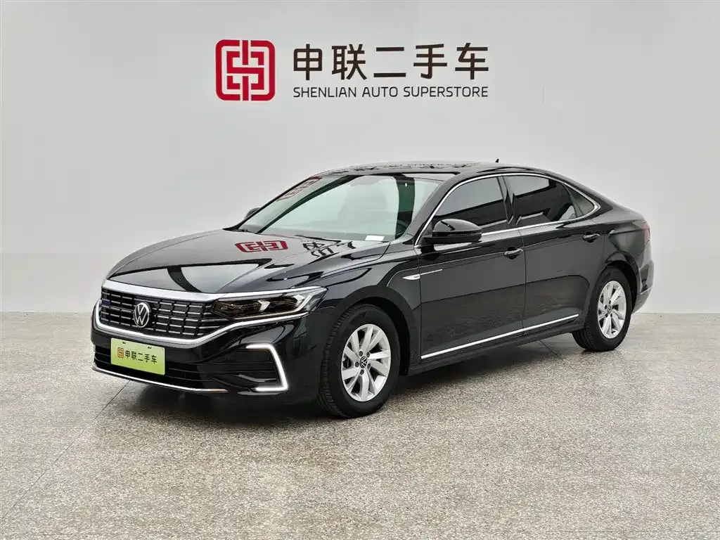 Volkswagen Passat New Energy — фото 1