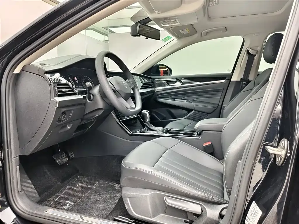 Volkswagen Passat New Energy — фото 9