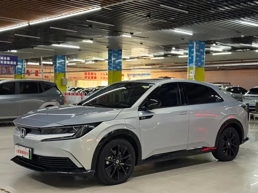 Honda e:NP2 — фото 1