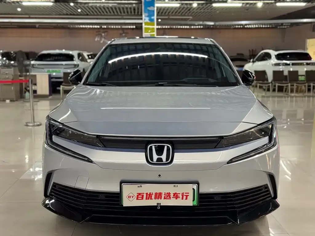 Honda e:NP2 — фото 2