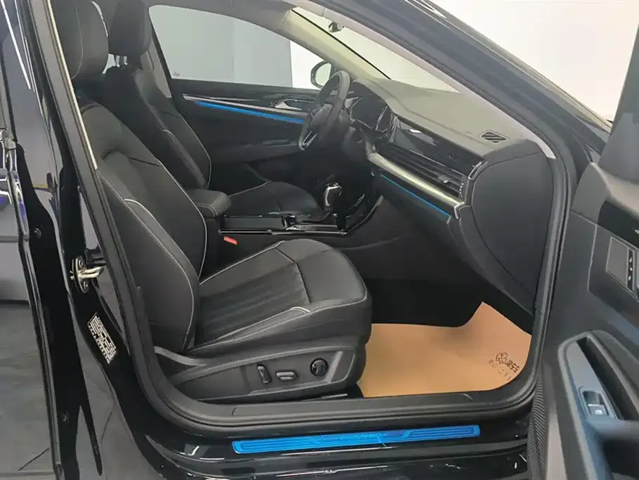 Volkswagen Passat — фото 8