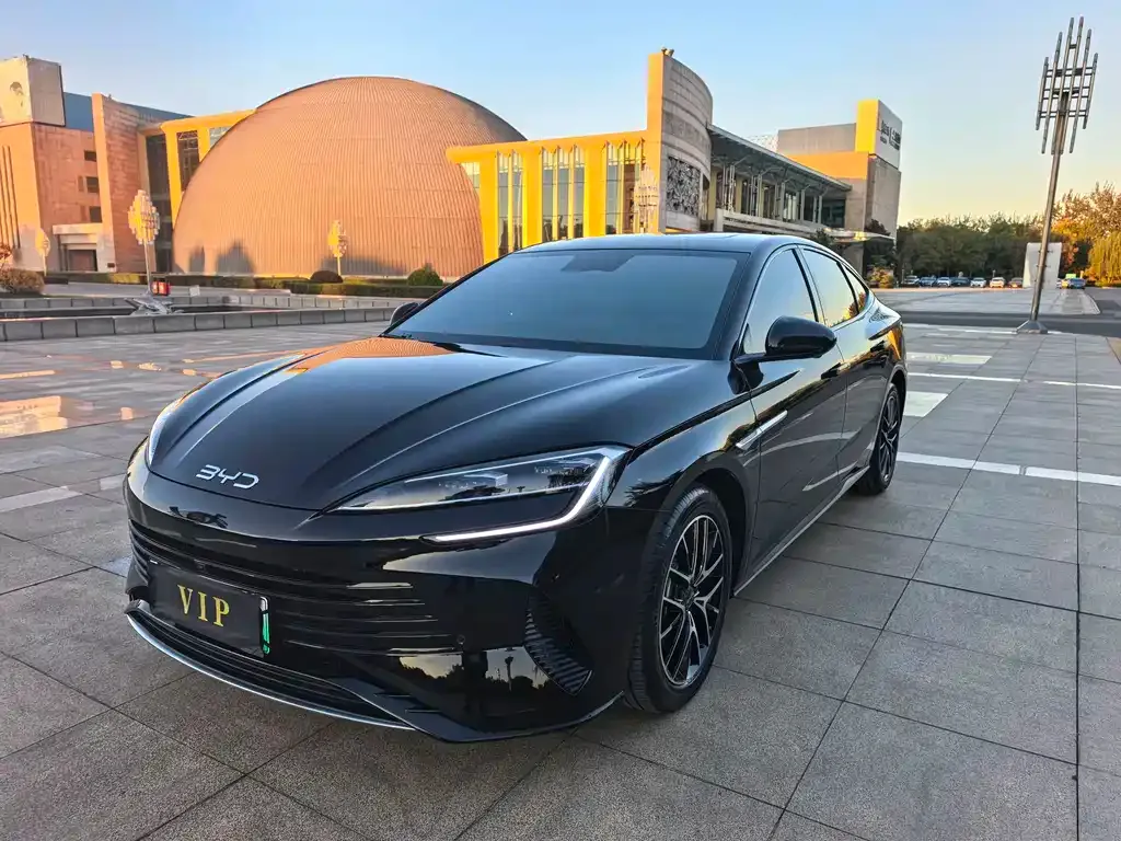 BYD Seal — фото 1