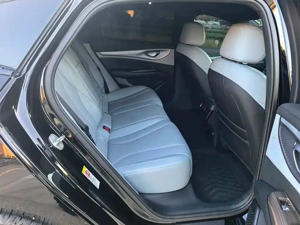 BYD Seal — фото 7