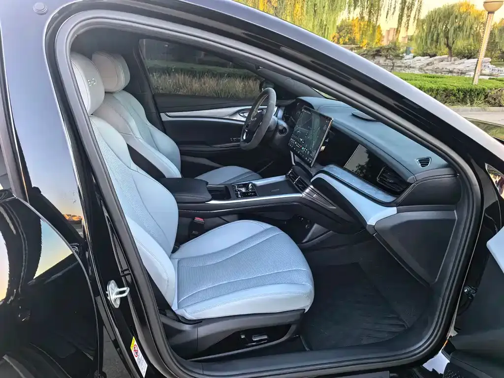 BYD Seal — фото 8