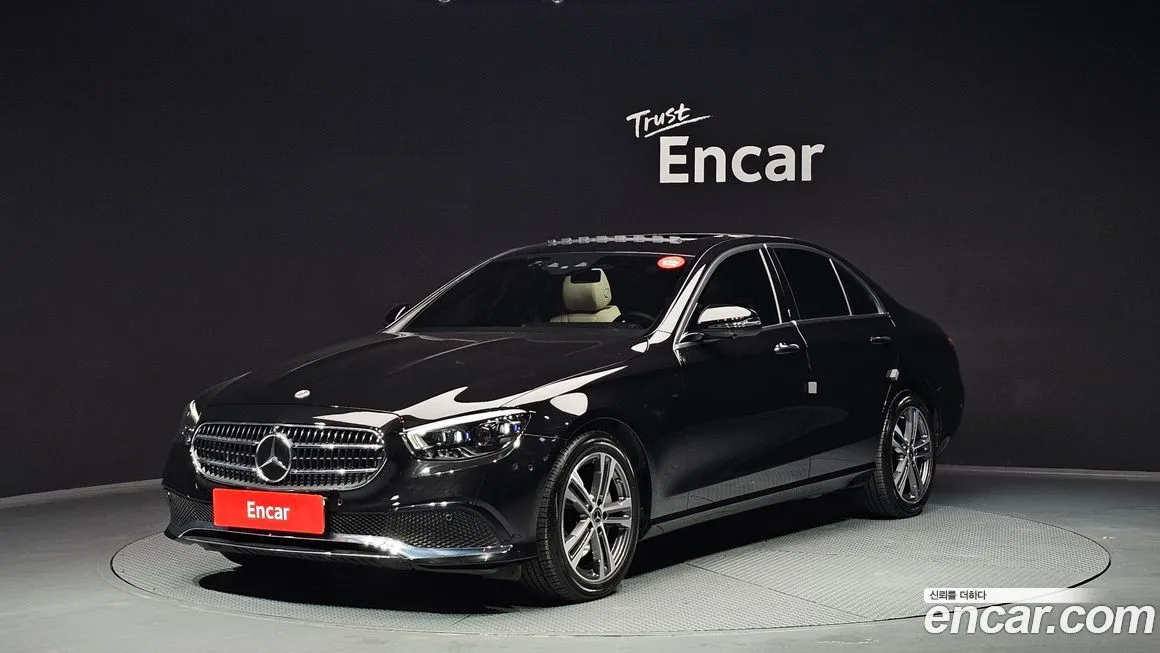 Mercedes-Benz E-Class — фото 1