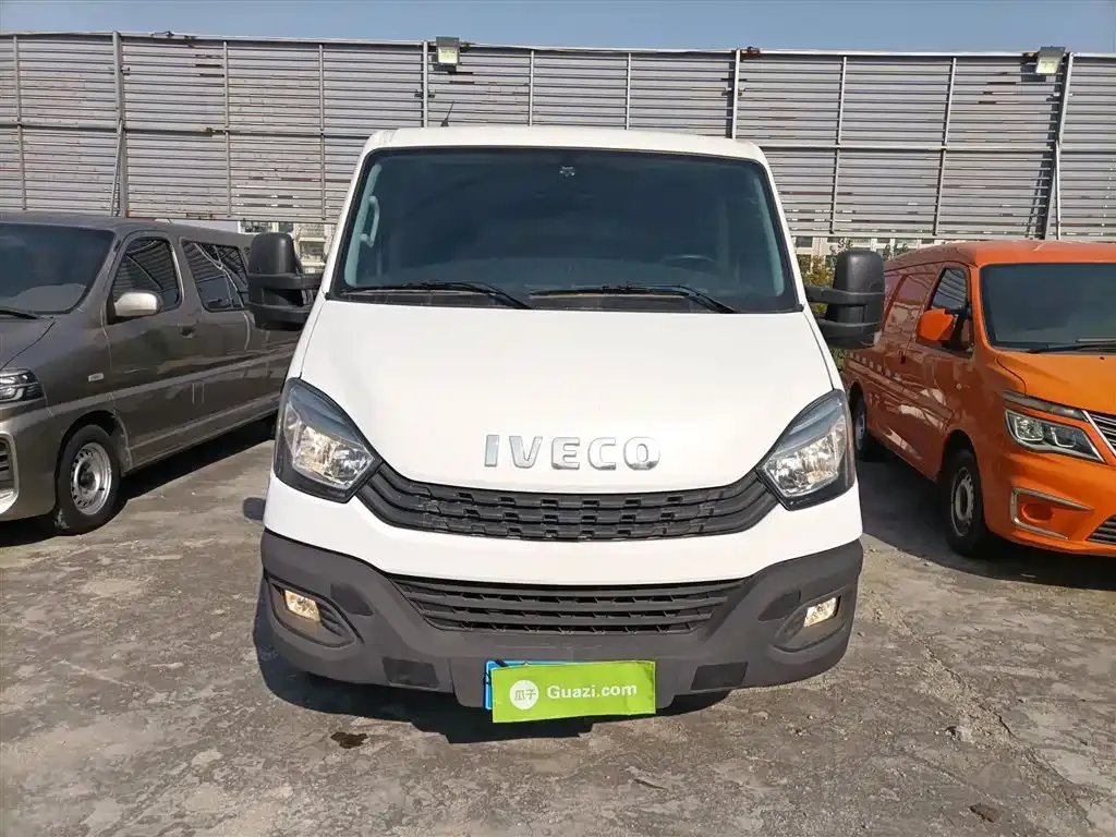 IVECO Ousheng — фото 3