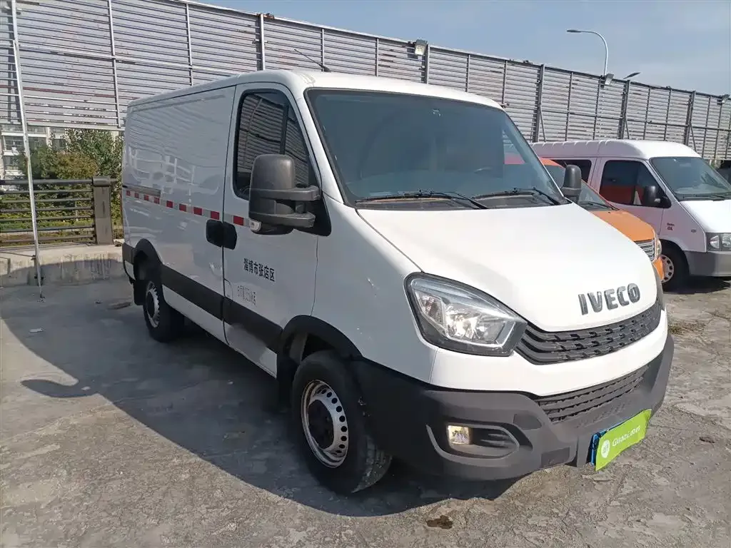 IVECO Ousheng — фото 4