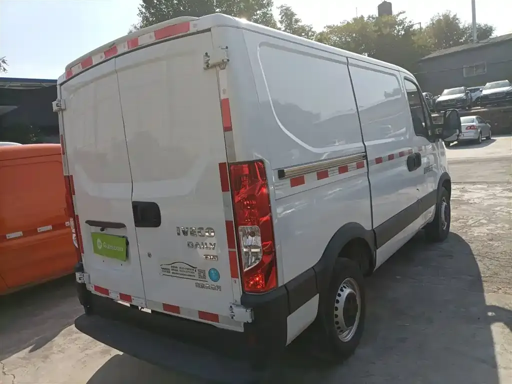 IVECO Ousheng — фото 7