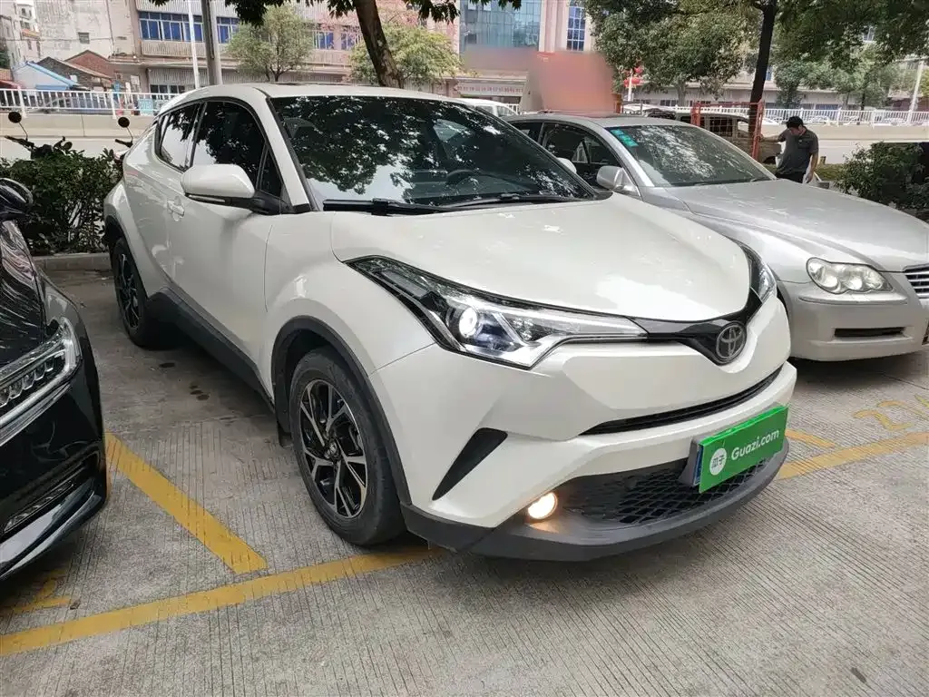 Toyota C-HR — фото 4