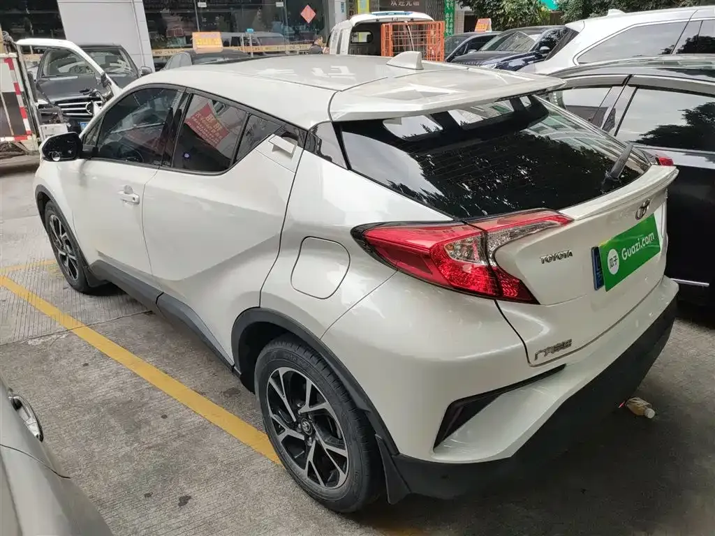 Toyota C-HR — фото 5
